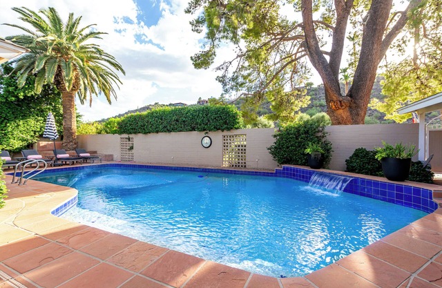 Beverly Bungalow | Moon Valley Golf Course | Pool