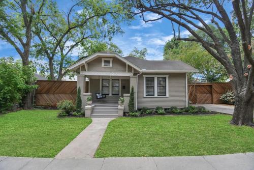 Beverly Charming Heights Home