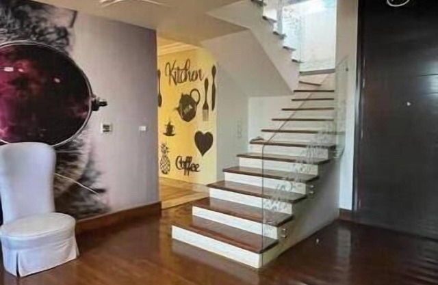 Beverly Hills Inside Villa