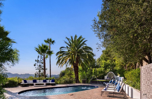 Beverly Hills Manor