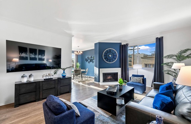 Beverly Hills Oasis 2 BR w/ Pool