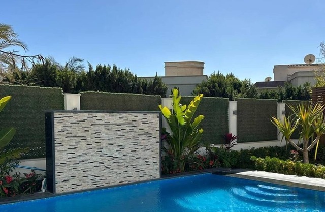 Beverly hills standalone villa with pool