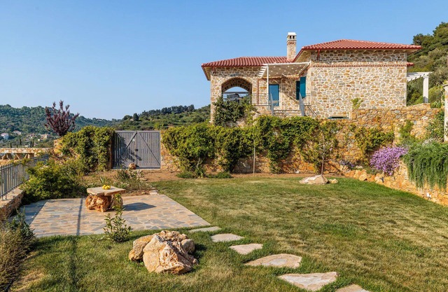 BH1002 - C - Villa Skopelos