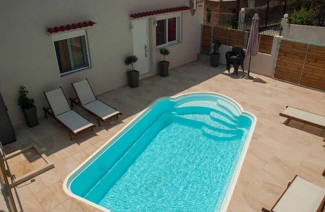 BH124 - A - Home Sitia