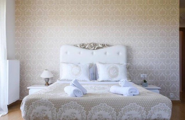 BH201 - R - Villa Heraklion / coordinates: 35.287991, 25.232259