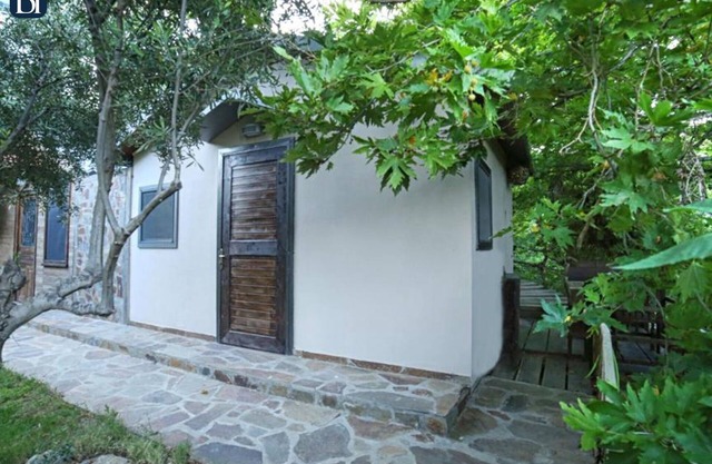 BH686 - C - Room Ikaria