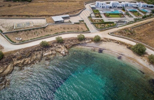 BH781 - C - Villa Paros