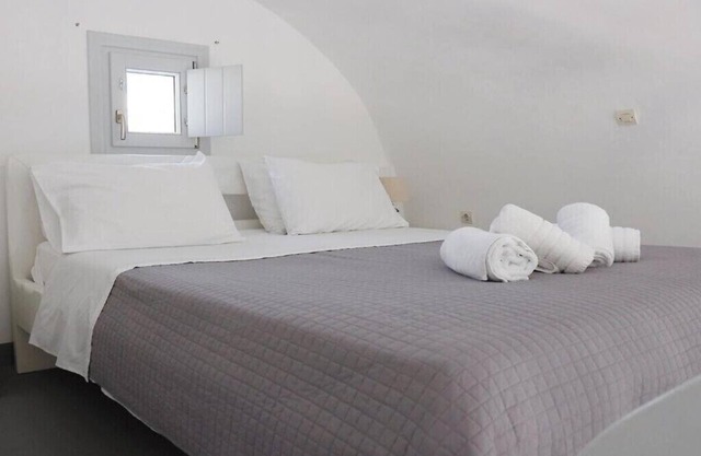 BH971 - C - Suite Santorini