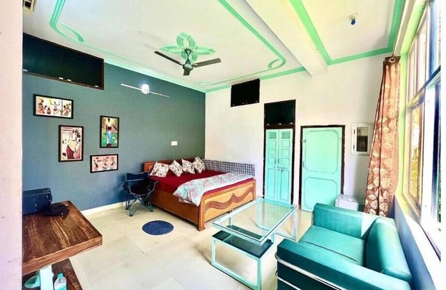 Bhoora House executive AC Room with Kitchen