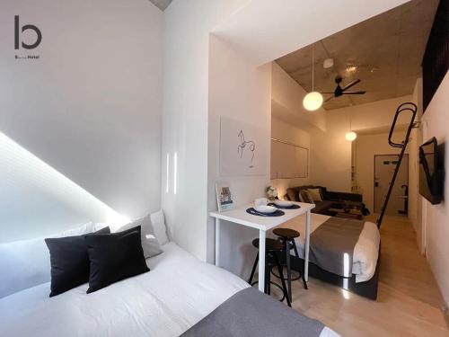 bHOTEL Nekoyard - Loft Studio Close to Peace Park & City Sights