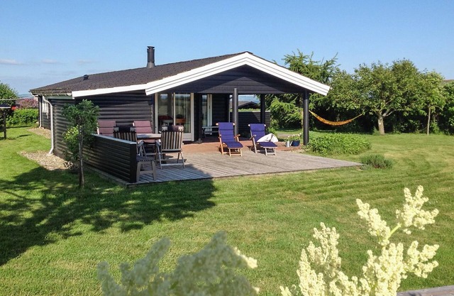 "Bibi" - 200m from the sea by Interhome