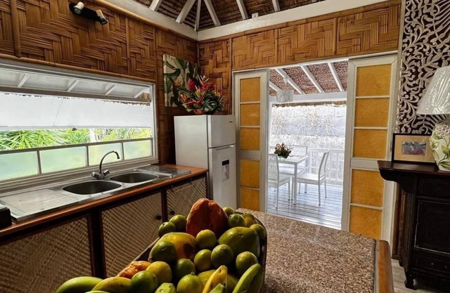 Bienvenue au Fare Rau jolie maison avec un accès à la plus belle plage de Tahiti