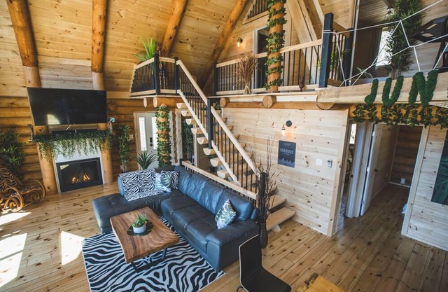 BIENVENUE DANS LA JUNGLE - CHALET EN BOIS ROND