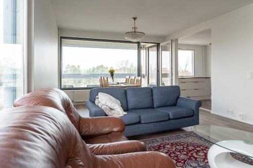 Big Apartment, 4 Bedrooms, Sauna, free parking - EV Charging