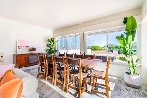 Big apt 4beds with terrace, 15 mins to Lisbon