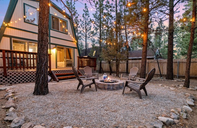 Big Bear Den - Great Cabin Far Enough From Town To Getaway And Fully Fenced Yard With Firepit 2 Bedroom Cabin