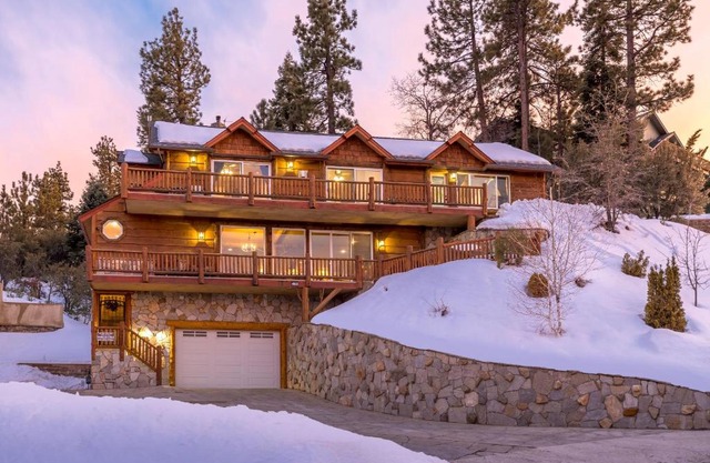 Big Bear Village View Haus is a large pet and kid friendly chalet with hot tub located a short walk to village