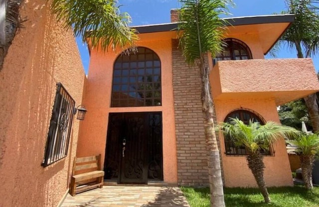 Big Beautiful Plaza Del Mar Home 6 Bedrooms 5.5 Bathrooms, 9 Beds.