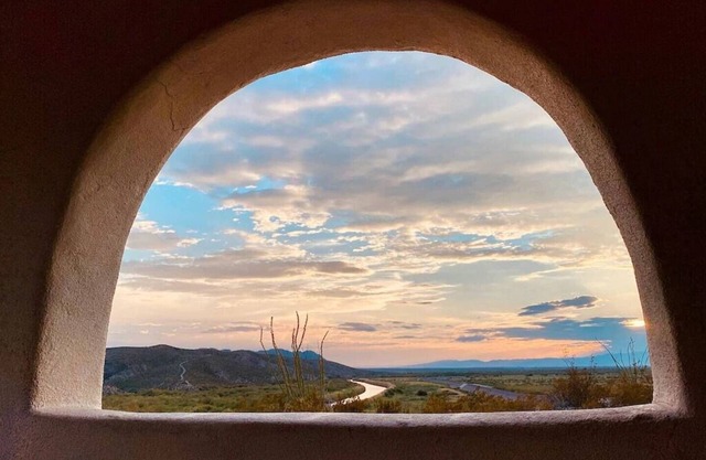Big Bend Adobe Paradise - La Centinela