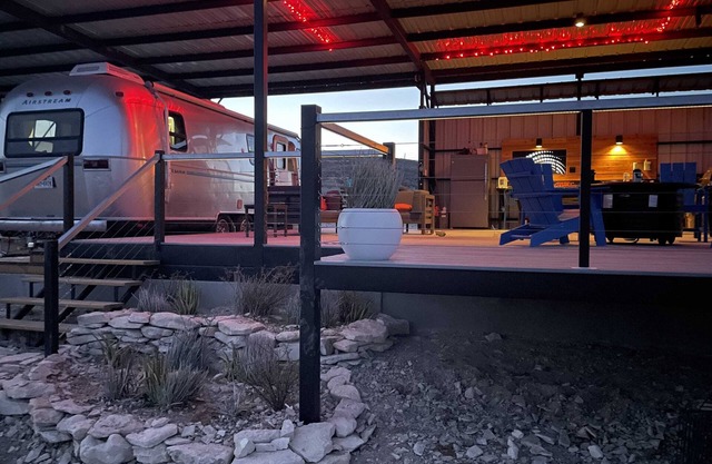 Big Bend StarGazer PLUS: 2 Retro Airstreams for 4