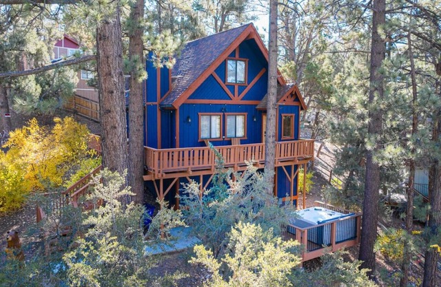 Cozy Chalet w/ Hot Tub & Forest Views – Near Bear Mountain!