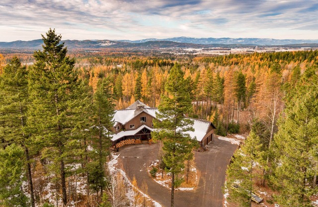 Big Cedar Lodge BigFork MT cerca del lago Flathead - 20 acres - 6 BD / 7 BA Capacidad 16+