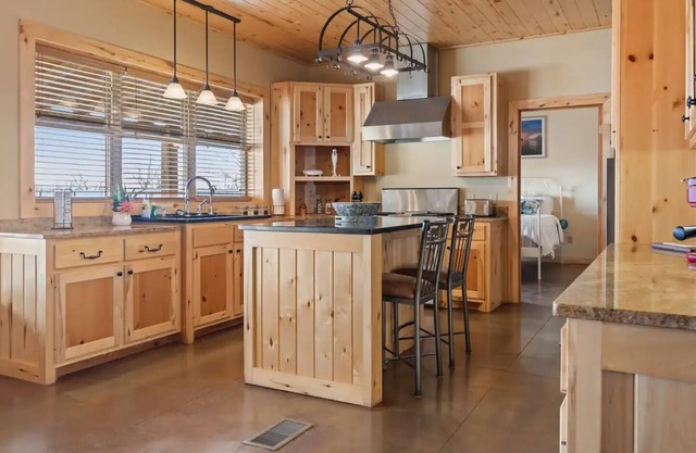 Big Country Rustic Retreat 16 +