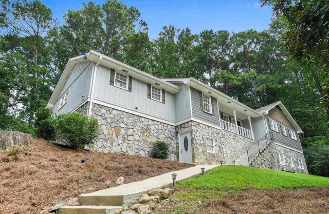 Big Home 6 beds mins from Infinity center& CITY