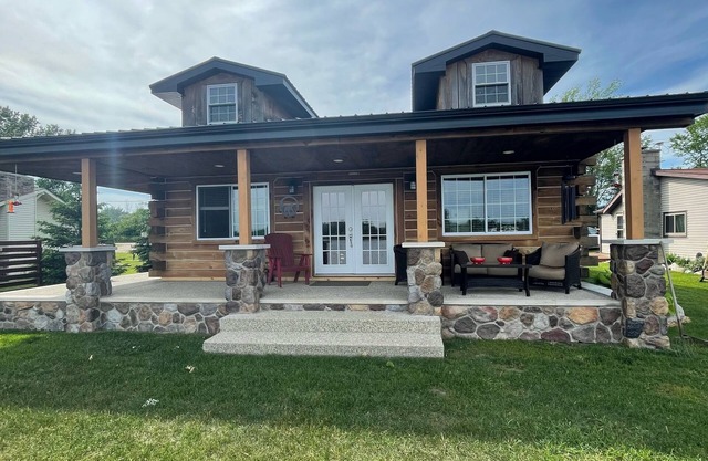 Big Lake Bungalow - Private Beach w/ Boat launch access