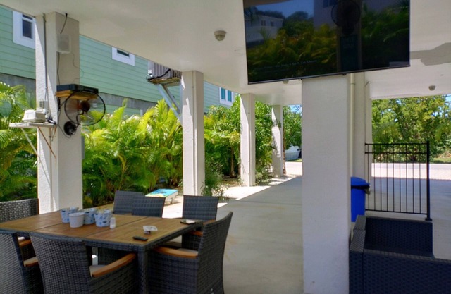 Big Pine Key! 3 bedroom house 2 bath sleeps 6