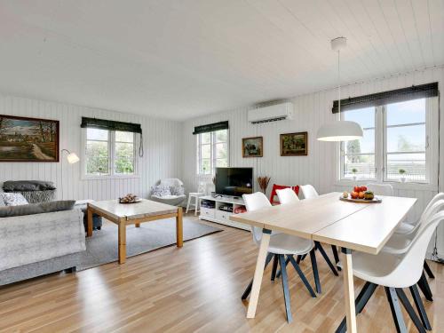 Big renovated cottage with soul and love