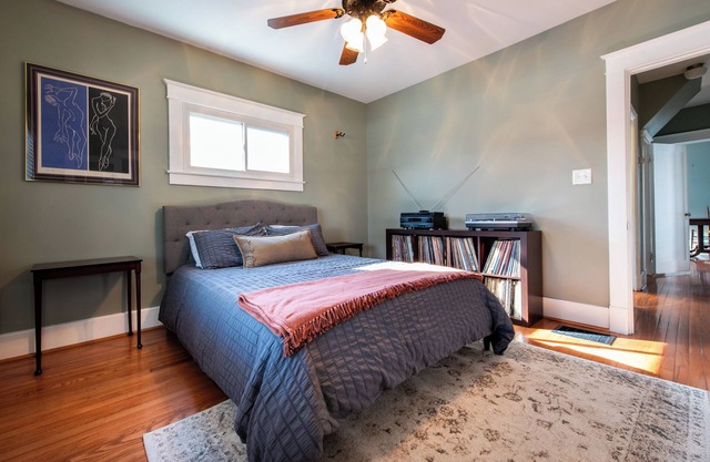 Big space & Big Style: 2 BDR/ 3BED/2 Bath in Louisville with in home gym