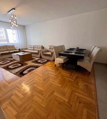 Big spacious apartment in Pej center with WI-FI