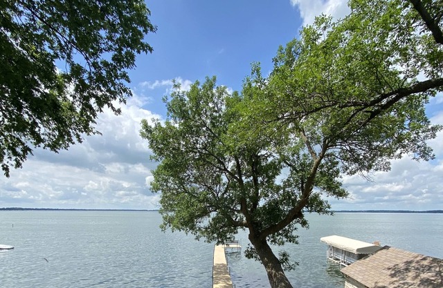 Big Spirit - Lake Front Getaway