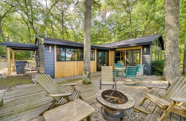 Big Star Lake - Beachfront Lake House with Large Private Beach
