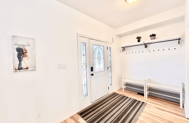 BIG Vacation Home Near the Beaches-house 10 guests
