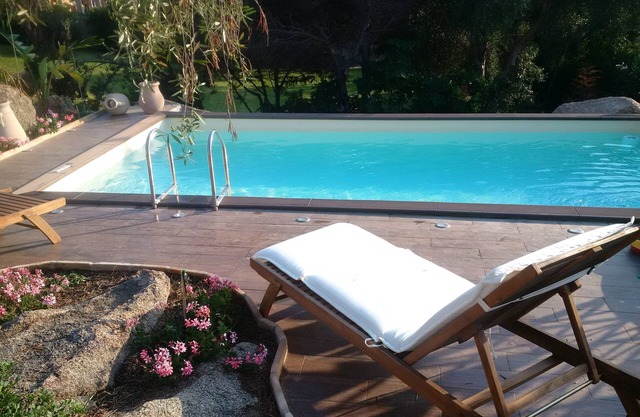 Villa grande, piscina climatizada y gran jardín - 100 metros por el mar
