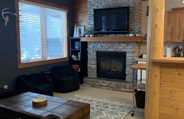Big White Condo perfect for an amazing getaway Winter or Summer!