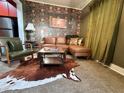 Bigfoot Retreat-private Condo 1bed1bathbalcony