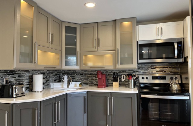 BigWave 2 - Totally renovated 2nd fl Apt, near ASV