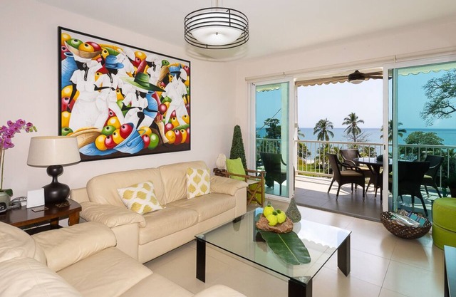 Apartamento con 3 dormitorios 🛏️ + 3.5 baños 🛁 con vista al mar en complejo de playa de lujo 🏢🏖️🌊