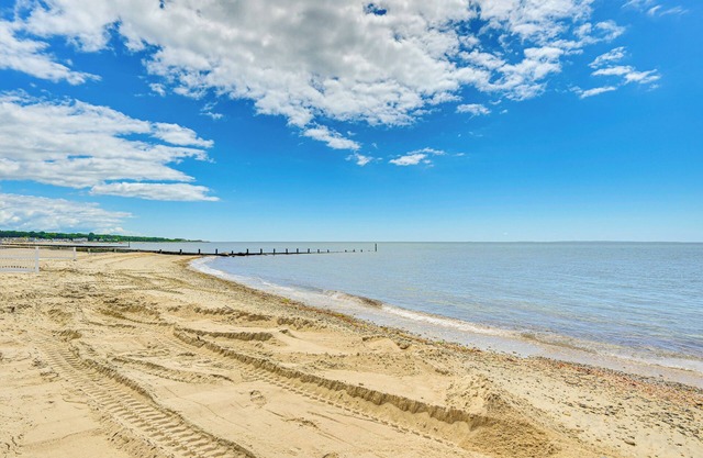 ¡NUEVO! Acogedor apartamento frente a la playa. en Hawk's Nest Beach