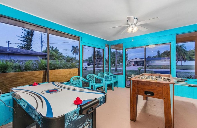Bikini Bottom Bungalow - Heated Pool & Game Room - Roelens Vacations