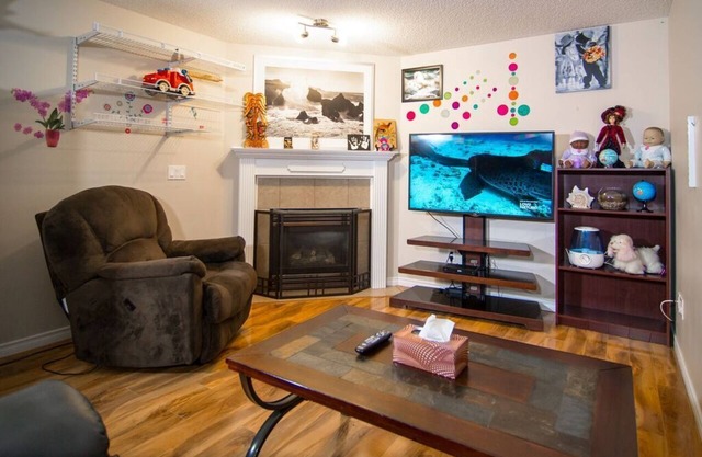 Bilevel house Furnished Basement suite ready to stay