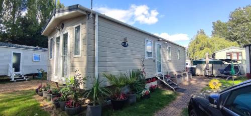 Billing Aquadrome , Poplar 2 bedrooms caravan,KM12