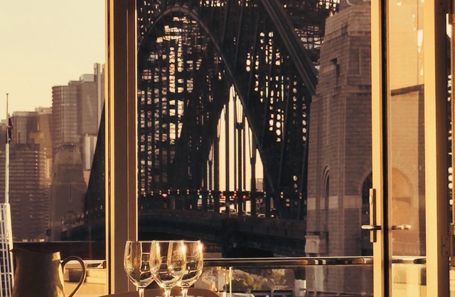 Billion Dollar View | Spacious CBD Apartment 2bdr
