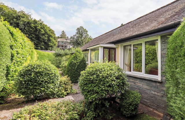 BIRCH KNOLL, family friendly, with a garden in Ambleside