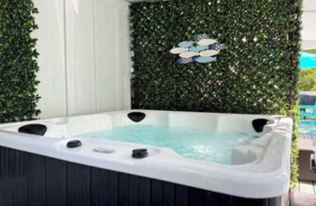 “Birchwood” is a Charming 2 bedroom Cottage located at The Va Dare & sleeps 4!!