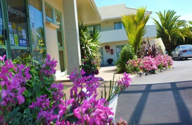 Birchwood Spa Motel