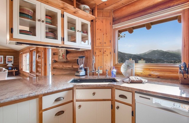 Bishops --ev#3584 4 Bedroom Home by RedAwning